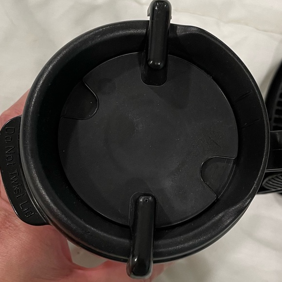 Set of 2 Walt Disney World Resort Holiday Reusable Cups - Picture 3 of 6